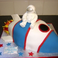 spaceman_rocket_cake_3d.jpg
